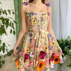 Robe trapèze brodée florale 3D en promotion – Nouvelle collection de robes de soirée élégantes pour femme avec fleurs 3D - Product Image 5