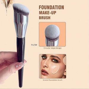 Pinceau de Maquillage Bestseller à Tête Ronde pour Fond de Teint et Correcteur, Fibres Synthétiques, Manche en Plastique, Monobloc Sans Soudure, Multi-Usages pour le Visage - Product Image 1