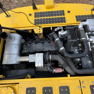 Excavadora de cadenas hidráulica usada Komatsu PC240LC de 24 toneladas, motor Cummins Tier 3, cucharón de 1.2m, modelo 2024, bomba de engranajes para área remota - Product Image 5