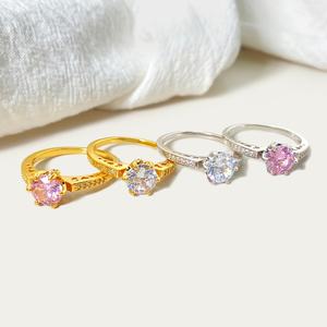 Anillo de Compromiso Promise Bridal, Chapado en Oro de 18K, Corte Redondo Tradicional, Anillo de Boda de Lujo con Circonita para Mujer - Product Image 3