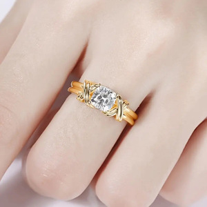 Anello a Forma Rotonda con Design Incrociato Creativo per Donne - Product Image 3
