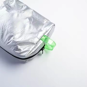 Borsa per il trucco d'argento grande capacità riciclabile in poliestere moda stile cerniera per tutti i giorni <span class=keywords><strong>cosmetici</strong></span> <span class=keywords><strong>da</strong></span> <span class=keywords><strong>viaggio</strong></span> - Product Image 3
