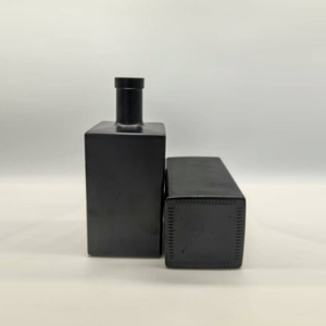 Botella de <span class=keywords><strong>vino</strong></span> de vidrio negro mate personalizada, logotipo de seda de dragón, forma cuadrada, sellado de corcho, fabricante de tapas a juego personalizadas - Product Image 4