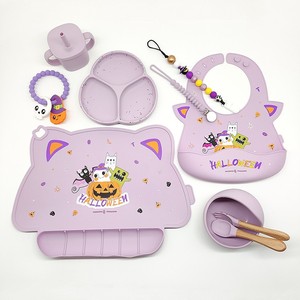 Ensemble d'alimentation pour bébé <span class=keywords><strong>en</strong></span> <span class=keywords><strong>silicone</strong></span> Halloween, bavoir imperméable, set de table anti-graisse, assiette <span class=keywords><strong>à</strong></span> ventouse, vaisselle pour enfants personnalisable - Product Image 3