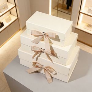 Cajas de Regalo para Joyería, Plegables, Magnéticas, Reciclables, Personalizadas, de Lujo, de Cartón con Espuma - Product Image 1