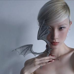 قلادة وسوار يدويان الصنع من الجلد الداكن على شكل عين، طوق مبالغ فيه بتصميم أجنحة شيطانية من الثقافة الفرعية القوطية الداكنة - Product Image 5