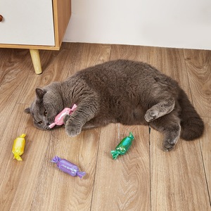 Juguete para Gatos con Hierba Gatera en Forma de Caramelo Rosa, Venta al Por Mayor - Product Image 2