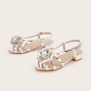 <span class=keywords><strong>Scarpe</strong></span> da principessa per bambina con <span class=keywords><strong>tacco</strong></span> alto alla moda in <span class=keywords><strong>argento</strong></span> con camelia e <span class=keywords><strong>argento</strong></span> <span class=keywords><strong>scarpe</strong></span> da principessa per festa di matrimonio - Product Image 4