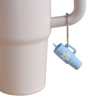 Nouveau pendentif style Stanley, breloque colorée en gel de silicone pour bouteille d'eau, porte-clés mini motif floral réaliste