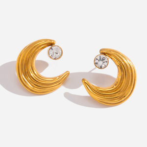 Boucles d'oreilles clous en forme de lune, dorées, serties de strass, pour usage quotidien, en acier inoxydable - Product Image 1