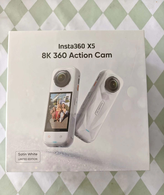 Original for Insta360 X5 Combo Invisible Selfie Stick Effect No Stick in Sight Flat Video and 360° Video at the Same Time.