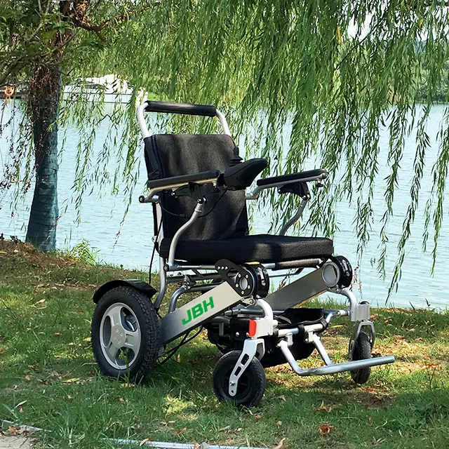 Prezzo a buon mercato sedia a rotelle elettrica di Alimentazione In Lega di Alluminio Leggero Sedia A Rotelle Elettrica con Motore 250W