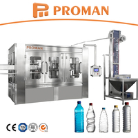 Machine de remplissage d'eau en bouteille plastique de type rotatif entièrement automatique 3 en 1 pour eau minérale 25cl 33cl 60cl 75cl 1.5L