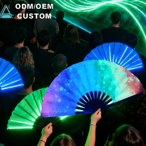 कारखाने के स्टॉक 13 इंच प्लास्टिक चीनी जापानी क्लैक हैंड प्रशंसक कस्टम यूव ग्लो कुंग फू फोल्डिंग फैन - Product Image 1