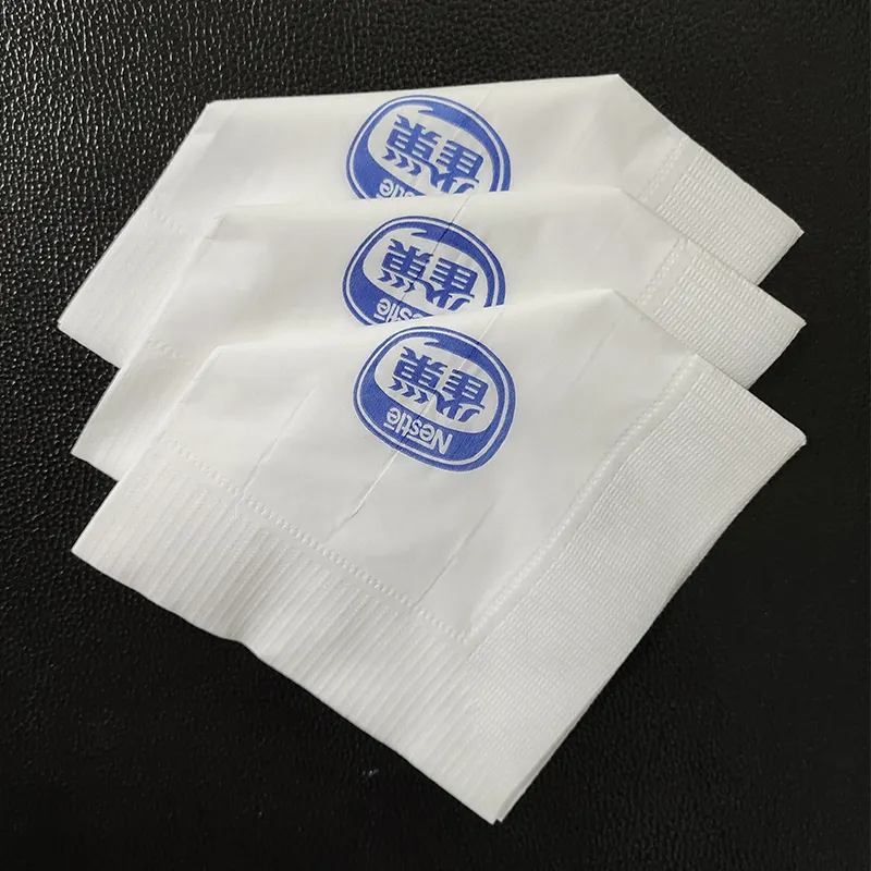 Serviettes en tissu commerciales personnalisées 2 plis papier d'impression de serviette 2 plis conception pliée impression numérique jetable 23X23Cm