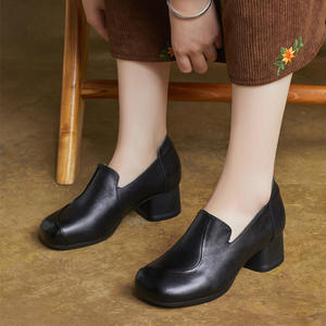 รองเท้าส้นเตี้ยหนังแท้ทำมือ สไตล์อังกฤษ แบบสวม คัทชูหัวตื้น ส้นบล็อก ใส่สบาย สำหรับผู้หญิง รุ่นสปริง นิวโท - Product Image 3