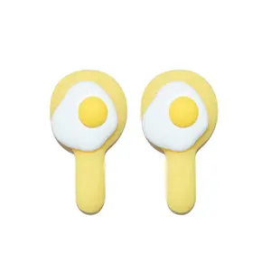 Fabrika toptan minyatür simülasyon Kawaii yumurta bisküvi reçine DIY el sanatları dekorasyon için Flatback Earring chons küpe yapma