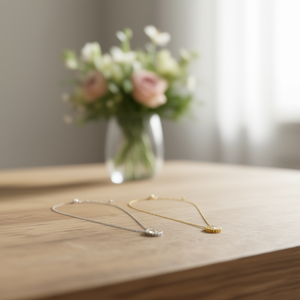 Collier R en Or, Argent et Acier, Pendentif, Bijoux de Mode - Product Image 3