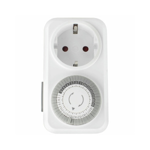 Programmatore giornaliero meccanico 16A 3680W, ideale per automatizzare sistemi elettrici e gestire il consumo energetico. - Product Image 1