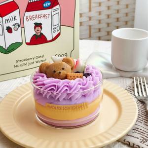 Vela aromática de lujo con diseño novedoso, de cera de soja, en forma de helado, con decoración de fresa, hecha a mano, con forma de pastel de postre, venta al por mayor. - Product Image 6