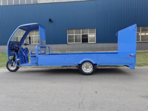 Véhicule électrique à trois roues en promotion : <span class=keywords><strong>Tricycle</strong></span> cargo avec cabine conducteur et capacité de charge de 600 kg - Product Image 5