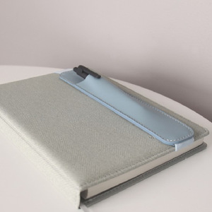 Estuches para lápices de cuero hechos a medida, estilo coreano, estuche para lápices con banda elástica simple, estuche creativo portátil para plumas estilográficas. - Product Image 2