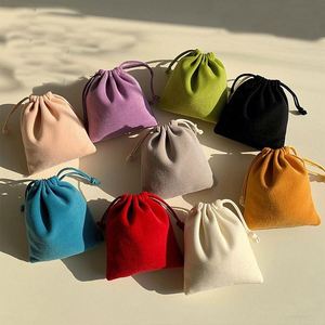 Sac en velours à cordon de serrage en gros 2700407, faible MOQ, impression de logo, sac d'emballage cadeau personnalisable, sac à bonbons de mariage, souvenir pour invités - Product Image 1