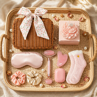 Coffret cadeau de luxe vintage pour femmes, panier en PVC réutilisable avec rouleau facial, accessoires de bain, cadeau pour la Saint-Valentin