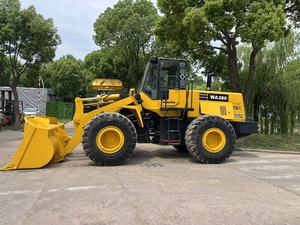 Chargeuses sur pneus Komatsu WA180/300-1/320-3/360-3/380/420-3/470-3/350/600 d'occasion, modèle 2018, pompe MOOG, moteur 5 tonnes de capacité, 55 kW - Product Image 2