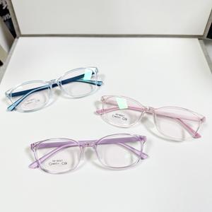 Monturas de Gafas Ovaladas para Niños Danyang CX18021, Montura Completa de Resina, Antideslizantes, con Almohadillas Nasales Ajustables para Niños - Product Image 3