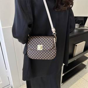 Venta al por Mayor Directa de Fábrica, Bolso de Hombro y Bandolera Geométrico Minimalista para Mujer, Impermeable, Estampado, de Diseño, para Verano - Product Image 5