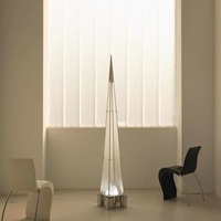 Lampe sur pied conique moderne Seeky en verre avec base en métal noir, éclairage LED avec Ra80 Verti pour salon et hôtel