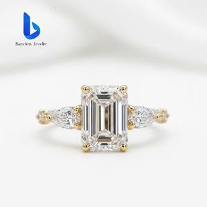 Bague de fiançailles personnalisée en or massif 14K 18K avec émeraude de laboratoire certifiée IGI VVS taille poire et diamant, bijoux de luxe - Product Image 3