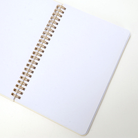 Carnet à spirales en chevrons rose irisé personnalisable pour un usage quotidien et pour offrir en cadeau