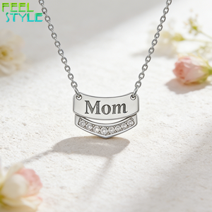 Collana con Ciondolo Ipoallergenico per la Festa della <span class=keywords><strong>Mamma</strong></span>, in Acciaio Inossidabile Placcato Oro 18K PVD, con Incisione MOM & DAD e Inserto in Zirconia Cubica - Product Image 5