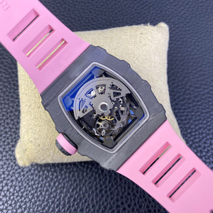 Utilisation de matériaux composites en fibre de carbone avec un <span class=keywords><strong>mouvement</strong></span> mécanique transparent, ce qui en fait une <span class=keywords><strong>montre</strong></span> mécanique haut de gamme pour hommes - Product Image 1