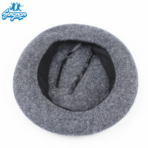 انخفاض موك مخصص الفرنسية الصوف القبعات الناعمة الدافئة متعددة الألوان مع أنماط التطريز الطباعة للفتيات في الهواء الطلق مشاهد - Product Image 4