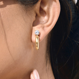 Pendientes de tuerca de moissanita VVS GRA de corte redondo con diseño de cola de pez de líneas simples, rellenos de oro de 14K, joyería de uso diario para mujer - Product Image 4