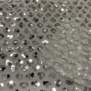 Thiệu Hưng Dệt Nhà Máy Giá 3D Lớn Hoa Sequin Thêu Lưới Vải Tuyn Vải Cho Thiết Kế Thời Trang Phụ Nữ May Mặc - Product Image 1