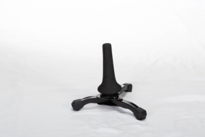 Soporte Plegable para <span class=keywords><strong>Trompeta</strong></span> con Protección de Espuma - Soporte Portátil de Trípode para Instrumentos de Viento Metal (Corneta, <span class=keywords><strong>Flauta</strong></span>, <span class=keywords><strong>Clarinete</strong></span>) - Product Image 3