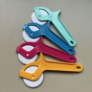 Plastic <b>Roller</b> Pizza Knife <b>Roller</b> Cake Knife Household Kitchen Plastic <b>Roller</b> Pizza Knife - Product Image 2