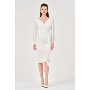 Chemise élégante pour femme DANS, couleur écru, modèle 1618, confortable et stylée pour un usage quotidien, disponible en tailles 38-42 - Product Image 1