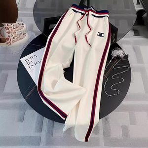 Ensembles <span class=keywords><strong>de</strong></span> <span class=keywords><strong>sport</strong></span> décontractés pour femmes Printemps Automne Nouveaux vêtements Mode <span class=keywords><strong>Pull</strong></span> à capuche rayé et pantalon droit Ensemble - Product Image 4