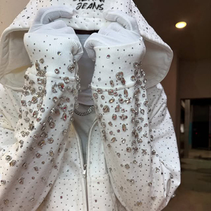 Áo hoodie đính đá đen DiZNEW dành cho nam - Áo hoodie thiết kế thời trang đường phố cao cấp, chất liệu dày dặn - Product Image 3