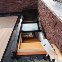 Trappes d'accès d'escalier sur le toit en verre multi-panneaux motorisées électriques personnalisées pour toit coulissant lucarnes rétractables