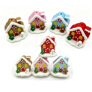 Cuentas de Silicona con Diseño Navideño de Casa y Muñeco de Nieve para Hacer Joyería en Colores Rojo, Rosa, Azul y Marrón - Product Image 3