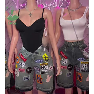 Setelan 2 Potong Wanita Model Patchwork Trendi, Atasan Polos Kasual dan Celana Pendek Denim, Streetwear - Product Image 1