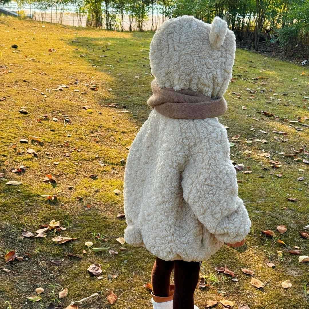 Beige teddy bear [Scarf not included]