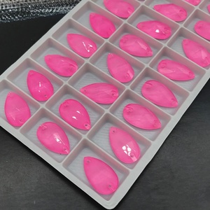 Nueva venta al por mayor neón coser <span class=keywords><strong>en</strong></span> diamantes de imitación coser <span class=keywords><strong>en</strong></span> cuentas Flatback Stones Drop para la ropa - Product Image 1
