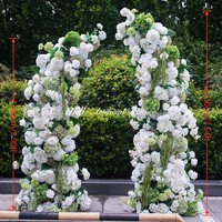 Décorations élégantes pour arche de mariage printemps-été : verdure artificielle, fleurs en soie rose, décoration écologique pour événements